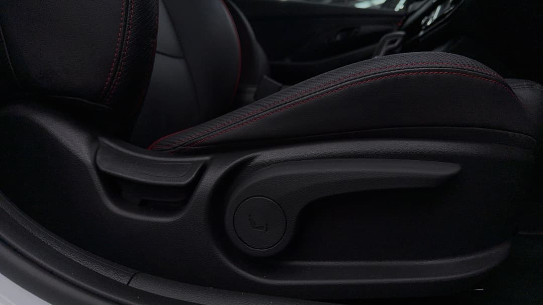 2023 Hyundai i30 N Line, Automatic, 52000 km, Drivers Side Adjustment Panel