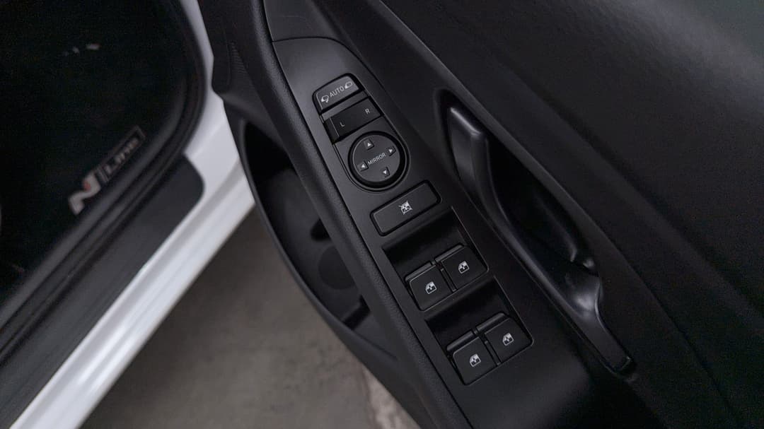 2023 Hyundai i30 N Line, Automatic, 52000 km, Drivers Side Door Panel Controls