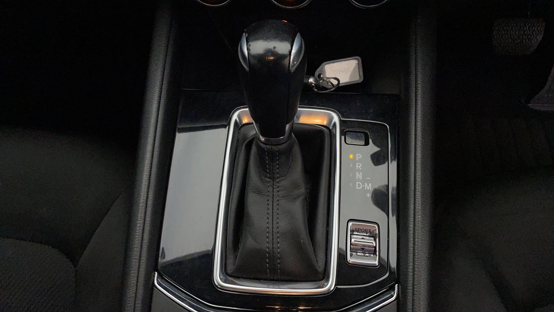 2017 Mazda CX-5 Maxx (4x2), Automatic, 109041 km, Gear Lever 