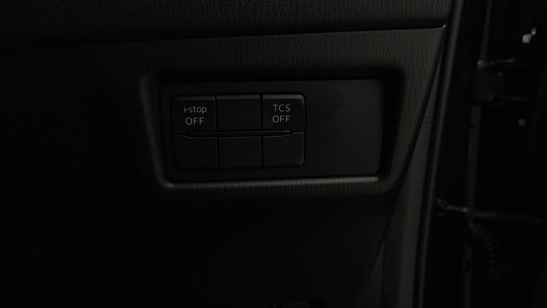 2017 Mazda CX-5 Maxx (4x2), Automatic, 109041 km, Utility Switches/Buttons