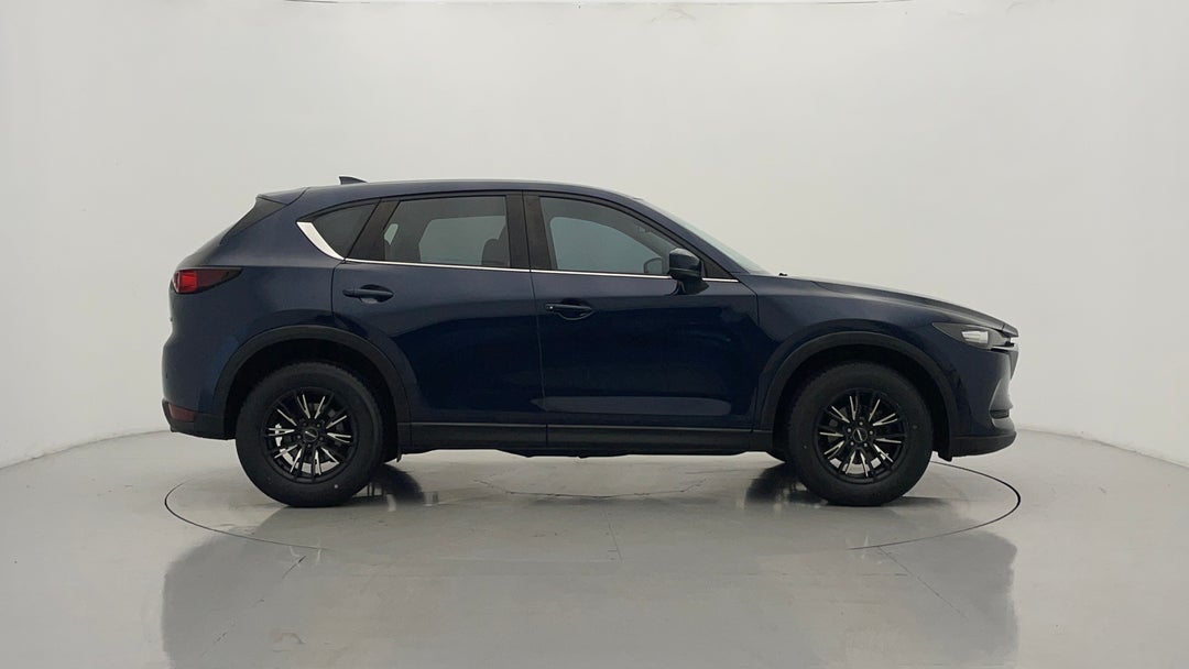 2017 Mazda CX-5 Maxx (4x2), Automatic, 109041 km, Right Side View