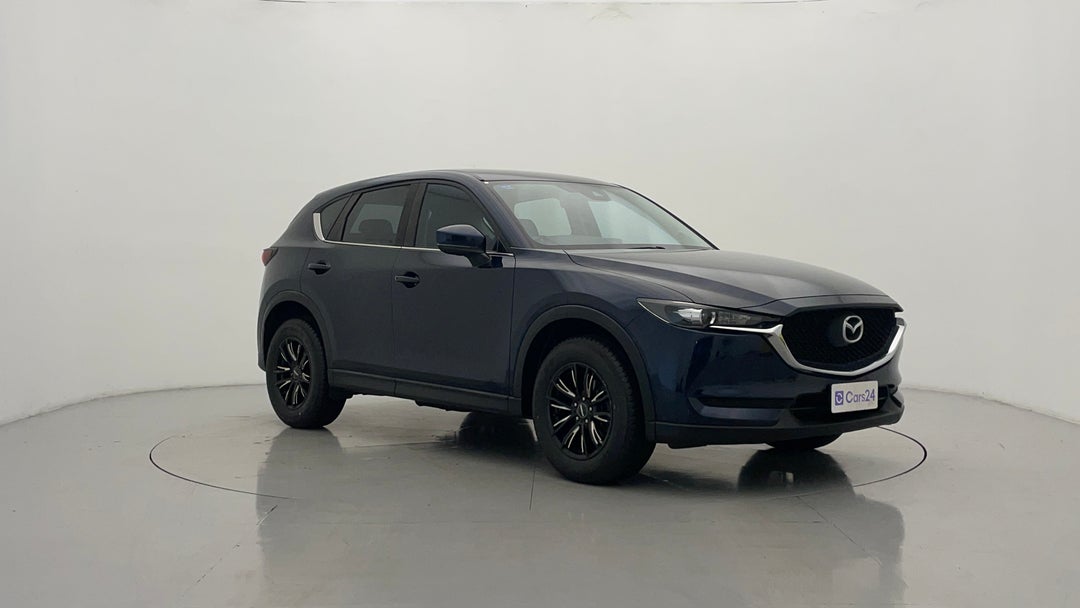 2017 Mazda CX-5 Maxx (4x2), Automatic, 109041 km, Right Front Diagonal (45- Degree) View