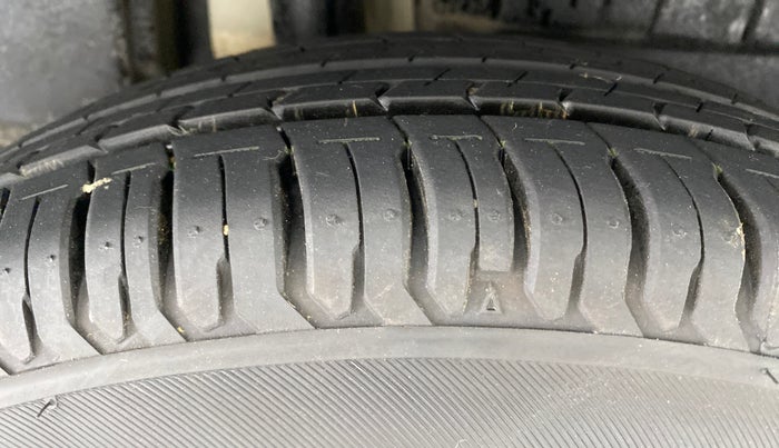 2018 Maruti Dzire VXI, Petrol, Manual, 15,571 km, Right Rear Tyre Tread