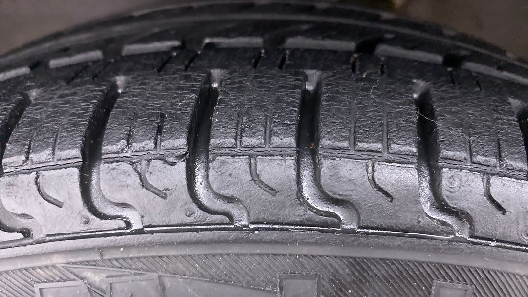 Left Front Tyre Tread