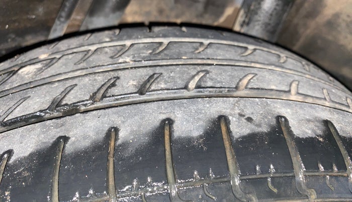 2015 Honda Jazz 1.2L I-VTEC SV, Petrol, Manual, 57,436 km, Left Rear Tyre Tread