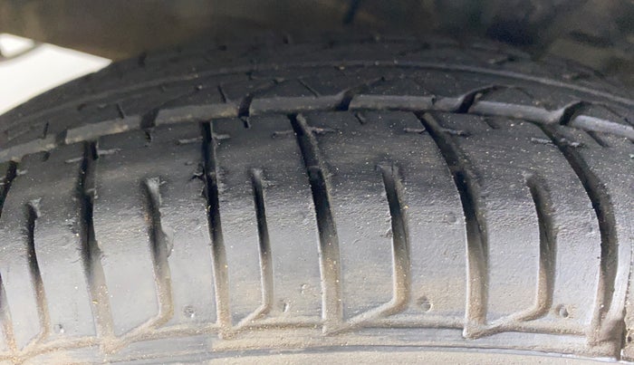 2014 Hyundai i10 MAGNA 1.1 IRDE2, Petrol, Manual, 35,790 km, Left Front Tyre Tread