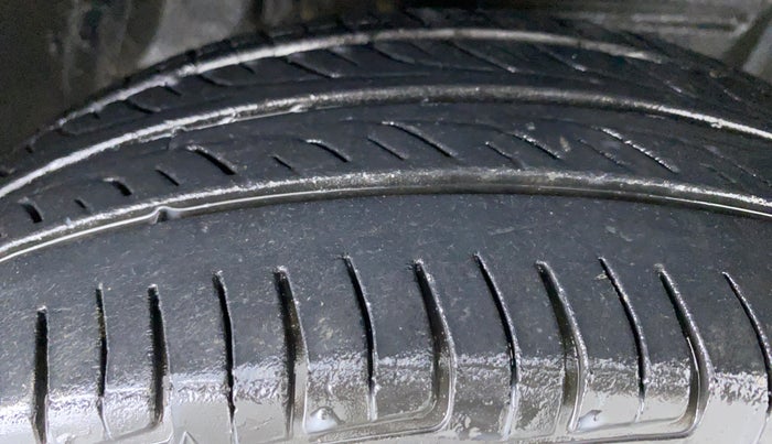 2011 Toyota Etios G, Petrol, Manual, 81,055 km, Right Front Tyre Tread
