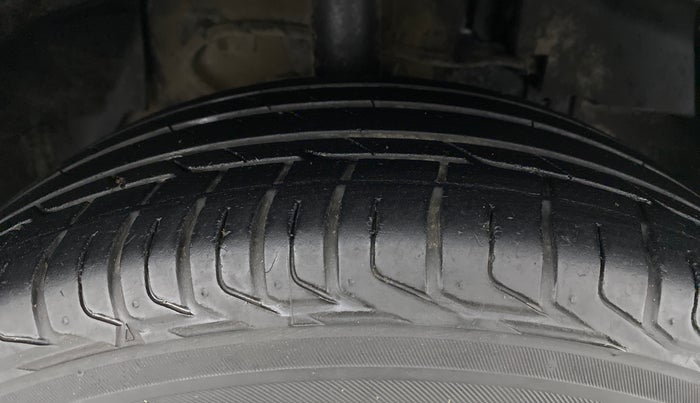 2020 Tata NEXON XM SUNROOF DIESEL, Diesel, Manual, 93,639 km, Right Front Tyre Tread
