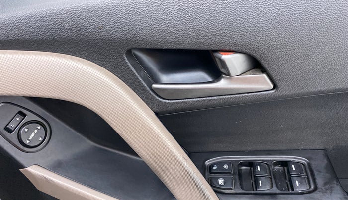 2015 Hyundai Creta 1.6 S, Petrol, Manual, 61,424 km, Driver Side Door Panels Control