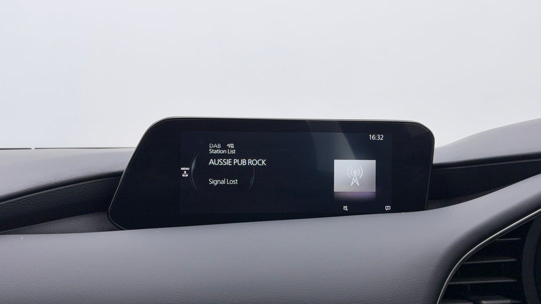 2022 Mazda 3 G20 Touring, Automatic, 35982 km, Infotainment System