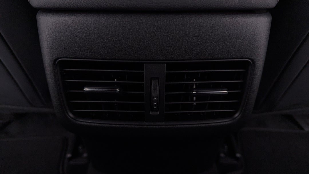 2022 Mazda 3 G20 Touring, Automatic, 35982 km, Rear A/C Vent