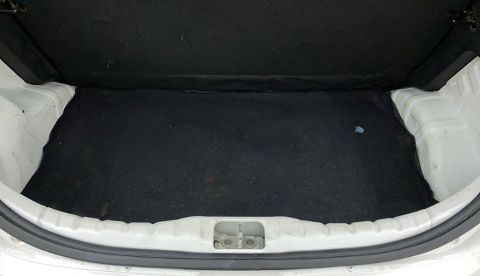 2015 Hyundai Eon ERA PLUS, Petrol, Manual, 65,441 km, Boot Inside