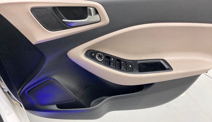 2015 Hyundai Elite i20 ASTA 1.2, Petrol, Manual, 40,024 km, Driver Side Door Panels Control
