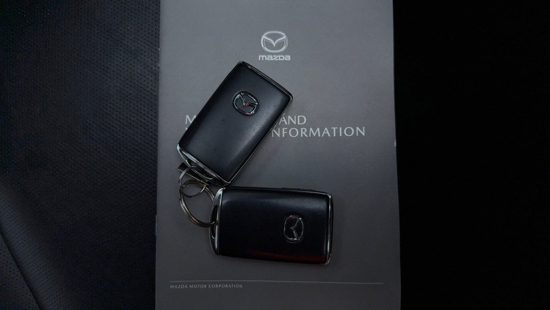 2021 Mazda 3 G25 Gt, Automatic, 57512 km, Key Close-up