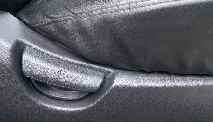 2018 Hyundai Grand i10 SPORTZ O 1.2, Petrol, Manual, 23,976 km, Driver Side Adjustment Panel