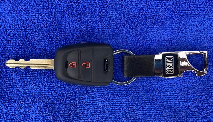 2018 Hyundai Grand i10 SPORTZ O 1.2, Petrol, Manual, 23,976 km, Key Close Up