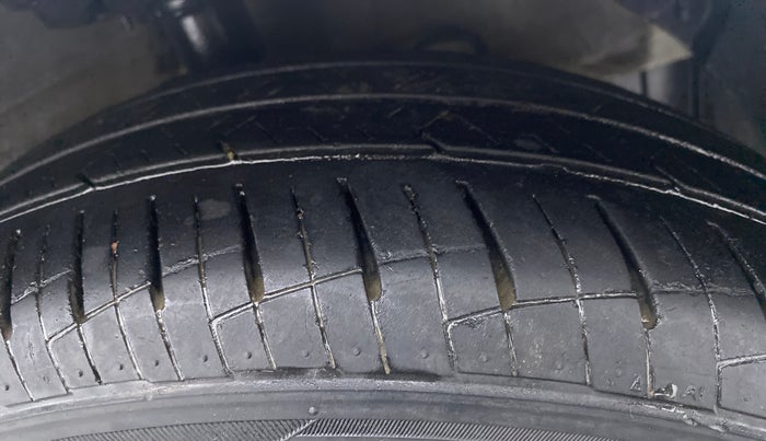 2018 Hyundai Grand i10 SPORTZ O 1.2, Petrol, Manual, 23,976 km, Right Front Tyre Tread