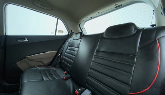 2018 Hyundai Grand i10 SPORTZ O 1.2, Petrol, Manual, 23,976 km, Right Side Rear Door Cabin