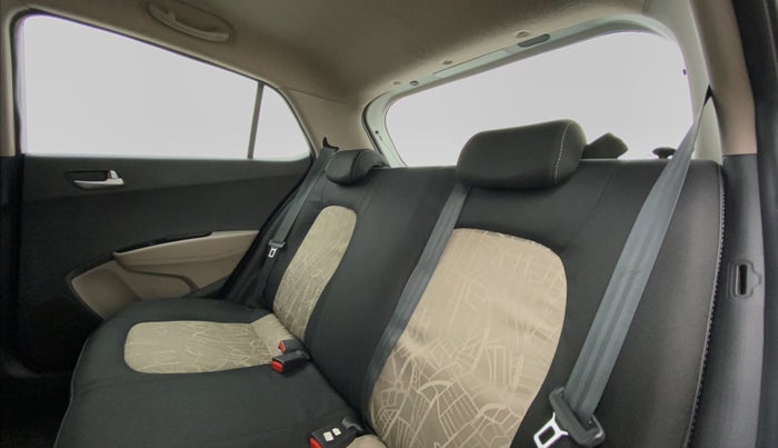2015 Hyundai Grand i10 ASTA 1.2 (O) VTVT, Petrol, Manual, 90,904 km, Right Side Rear Door Cabin