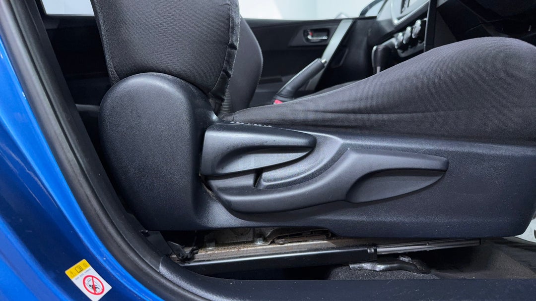 2014 Toyota Corolla Ascent Sport, Automatic, 128066 km, Drivers Side Adjustment Panel