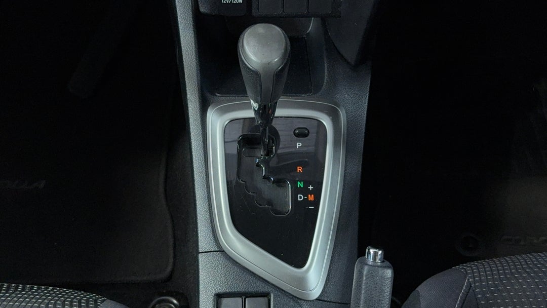 2014 Toyota Corolla Ascent Sport, Automatic, 128066 km, Gear Lever 