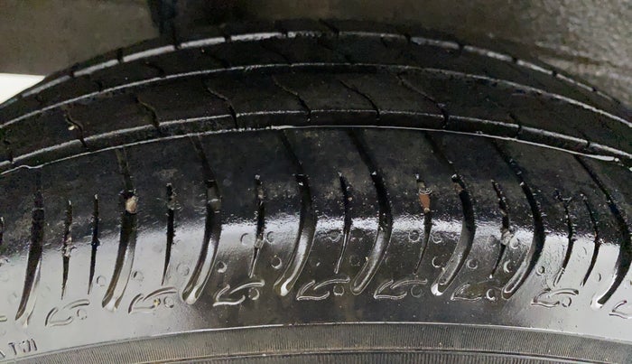 2020 Maruti S PRESSO VXI CNG, CNG, Manual, 19,609 km, Left Front Tyre Tread