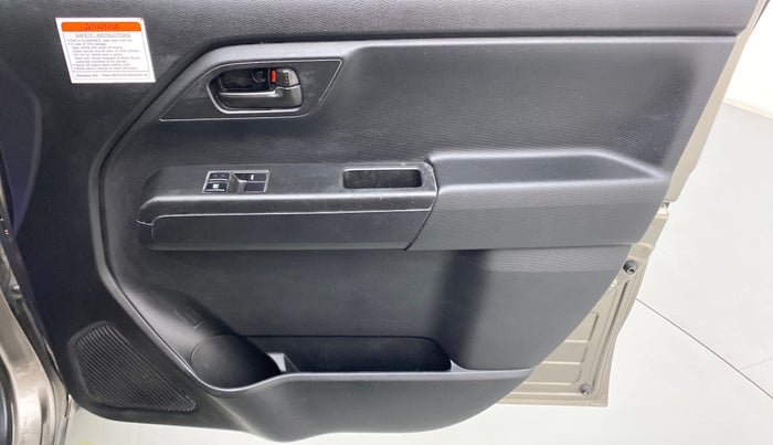 2019 Maruti New Wagon-R 1.0 Lxi (o) cng, CNG, Manual, 50,618 km, Driver Side Door Panels Control