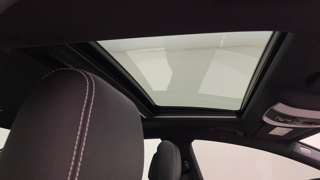 Interior Sunroof/Moonroof