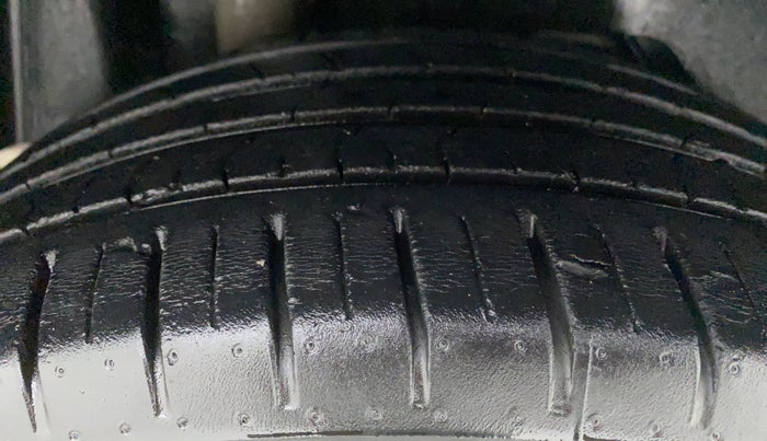 2018 Ford Figo Aspire 1.2 TITANIUM PETROL, Petrol, Manual, 14,826 km, Right Rear Tyre Tread
