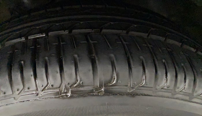 2017 Hyundai i20 Active 1.2 S, Petrol, Manual, 25,690 km, Left Front Tyre Tread