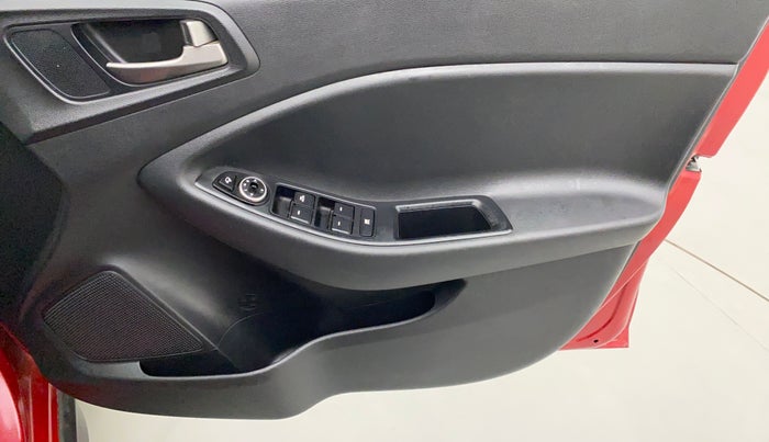 2017 Hyundai i20 Active 1.2 S, Petrol, Manual, 25,690 km, Driver Side Door Panels Control