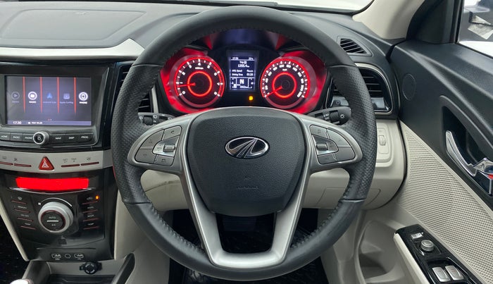 2021 Mahindra XUV300 W8 (O) AT, Petrol, Automatic, 4,022 km, Steering Wheel Close Up