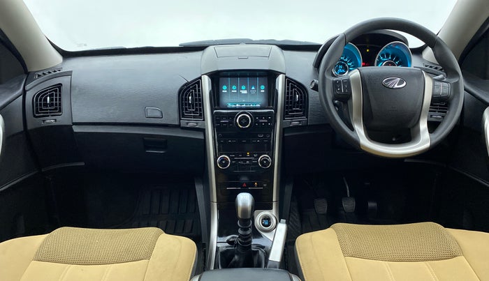 2021 Mahindra XUV500 W7 FWD, Diesel, Manual, 22,865 km, Dashboard