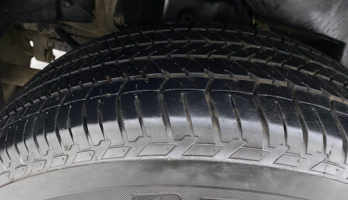2021 Mahindra XUV500 W7 FWD, Diesel, Manual, 22,865 km, Right Rear Tyre Tread