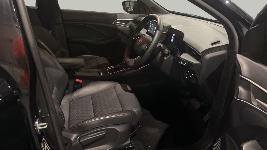 2024 MG Mg3 Essence, Automatic, 12233 km, Right Side Front Door Cabin View
