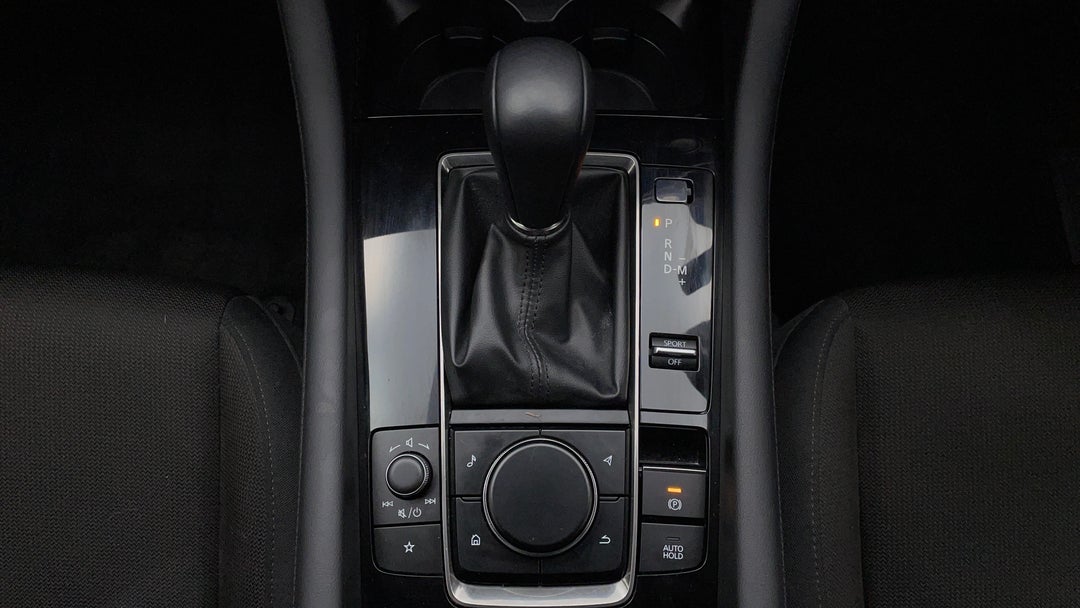 2024 Mazda 3 G20 Evolve, Automatic, 3347 km, Gear Lever 