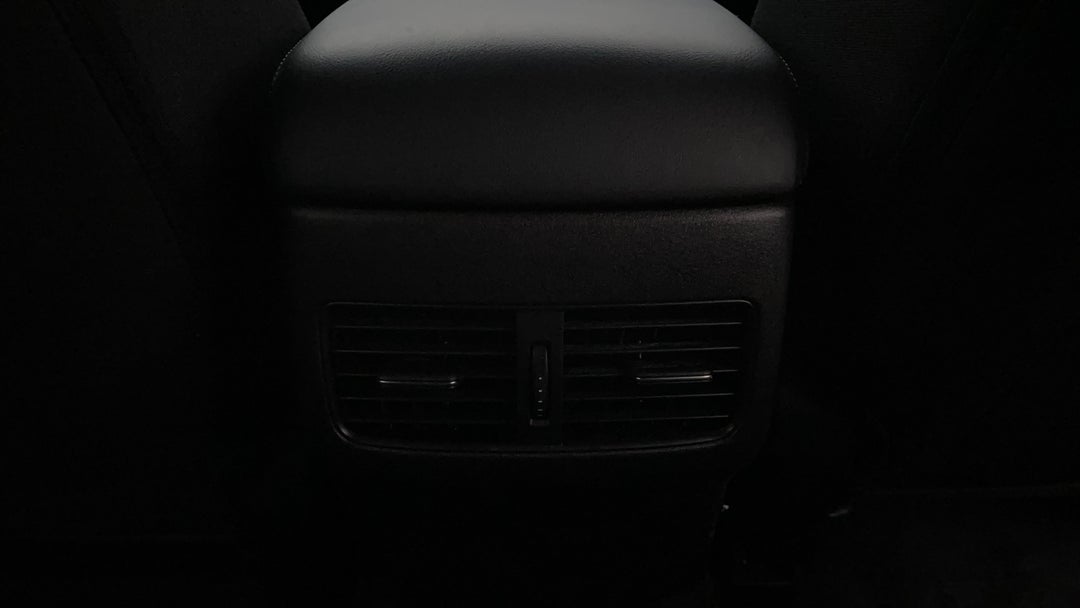 2024 Mazda 3 G20 Evolve, Automatic, 3347 km, Rear A/C Vent