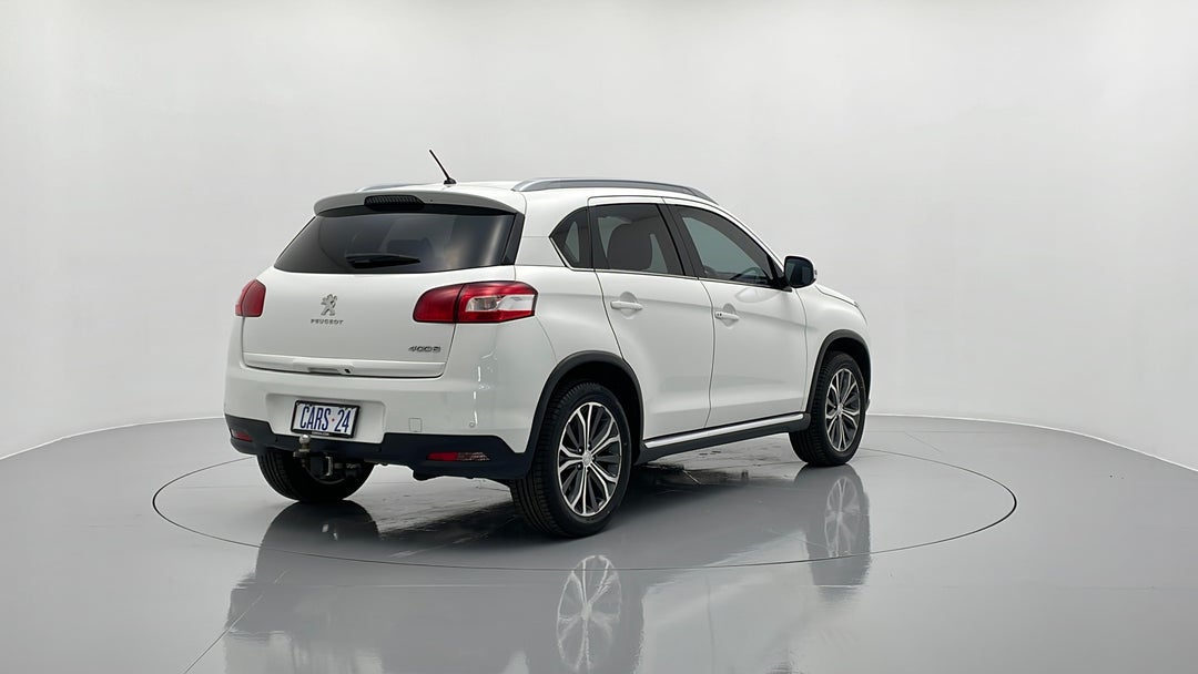 Right Back Diagonal (45- Degree) View