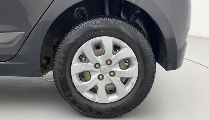 2017 Hyundai Elite i20 SPORTZ 1.4 CRDI, Diesel, Manual, 1,04,426 km, Left Rear Wheel