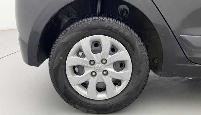 2017 Hyundai Elite i20 SPORTZ 1.4 CRDI, Diesel, Manual, 1,04,426 km, Right Rear Wheel