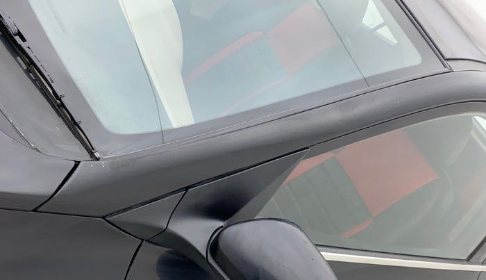2017 Hyundai Elite i20 SPORTZ 1.4 CRDI, Diesel, Manual, 1,04,426 km, Left A pillar - Paint is slightly faded