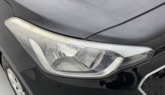2017 Hyundai Elite i20 SPORTZ 1.4 CRDI, Diesel, Manual, 1,04,426 km, Right headlight - Faded