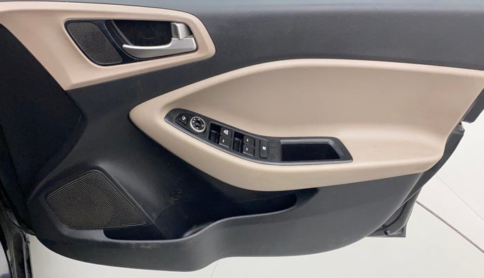 2017 Hyundai Elite i20 SPORTZ 1.4 CRDI, Diesel, Manual, 1,04,426 km, Driver Side Door Panels Control