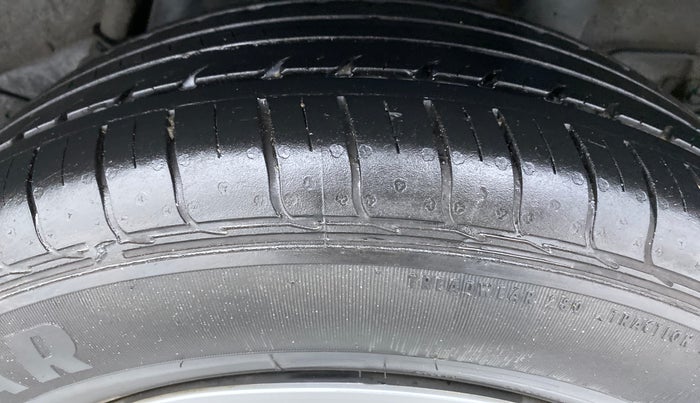 2019 Hyundai VENUE S MT 1.2 KAPPA, Petrol, Manual, 28,891 km, Left Rear Tyre Tread