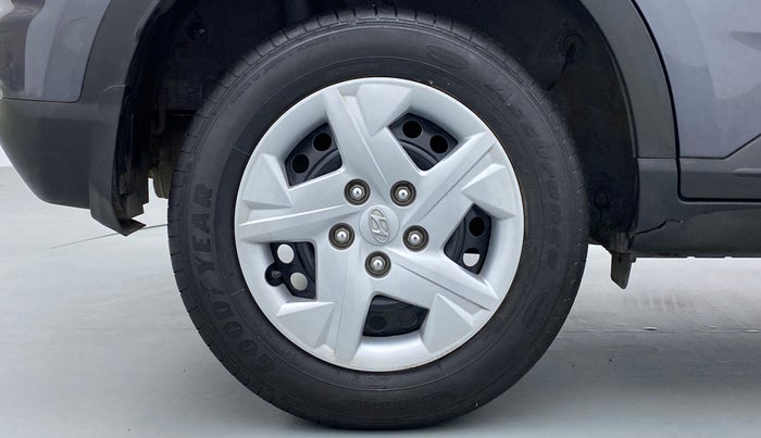 2019 Hyundai VENUE S MT 1.2 KAPPA, Petrol, Manual, 28,891 km, Right Rear Wheel
