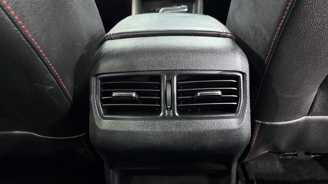 2022 LDV T60 Max Luxe (4x4), Automatic, 48019 km, Rear A/C Vent