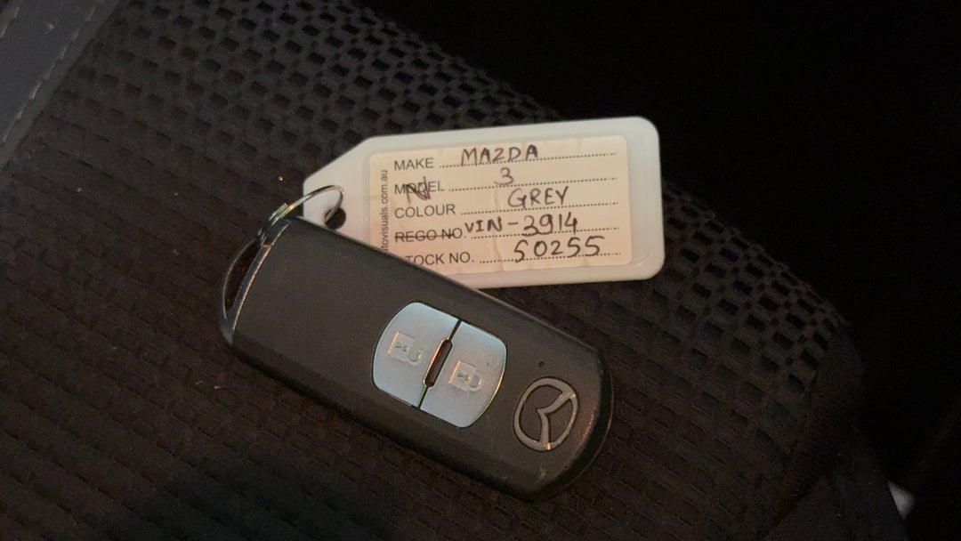 2017 Mazda 3 Sp25, Manual, 118411 km, Key Close-up