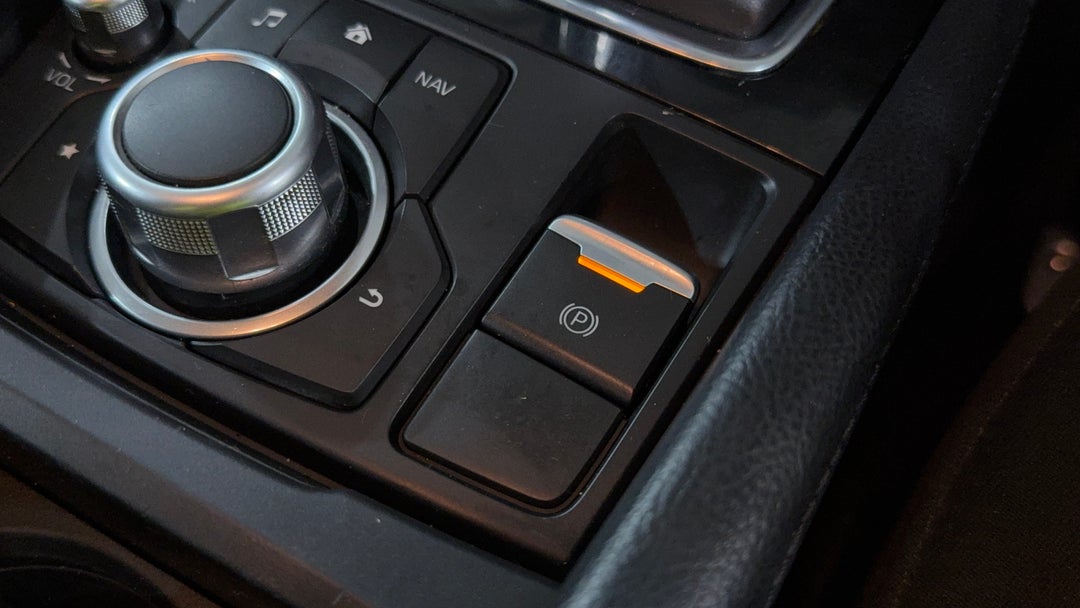 2017 Mazda 3 Sp25, Manual, 118411 km, Handbrake