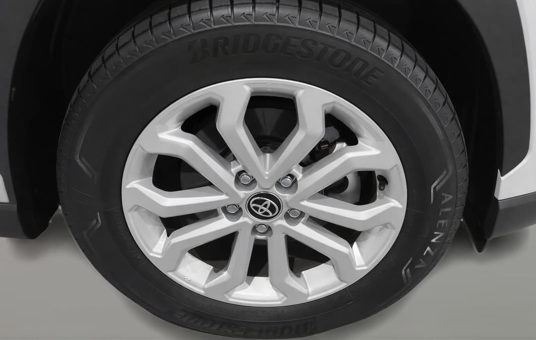 2023 Toyota Corolla Cross Gx 2WD, Automatic, 39404 km, Right Front Wheel