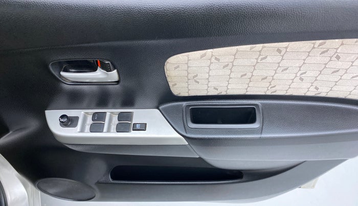 2015 Maruti Wagon R 1.0 VXI, Petrol, Manual, 18,235 km, Driver Side Door Panels Control
